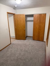 719 Maple Ave in Salina, KS - Foto de edificio - Building Photo