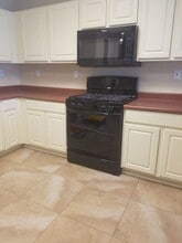 6309 Lost Peak Ct in Bakersfield, CA - Building Photo - Building Photo