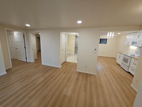 6311 NE 196th St in Kenmore, WA - Building Photo - Building Photo