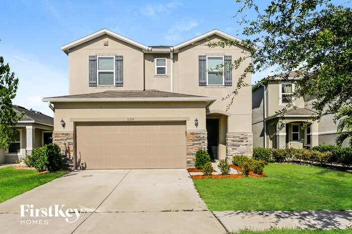 11210 Southern Cross Pl in Gibsonton, FL - Building Photo