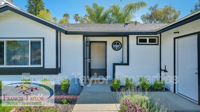 5288 Leon St in Oceanside, CA - Building Photo - Building Photo