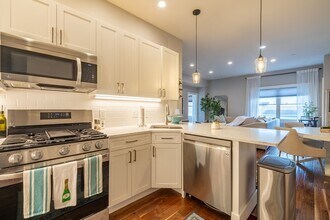 120 W Seventh St in Boston, MA - Building Photo - Building Photo