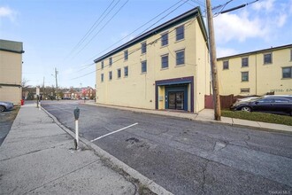 20 Walker St, Unit 1 in Goshen, NY - Building Photo - Building Photo