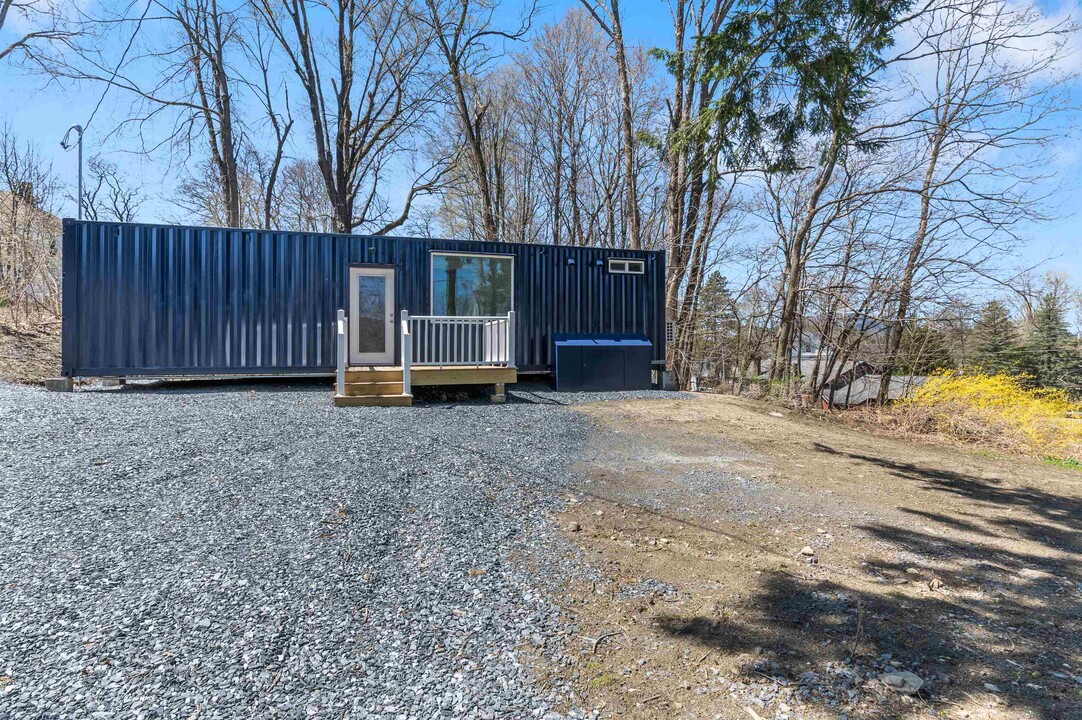 15 Highland Ave in Claremont, NH - Building Photo