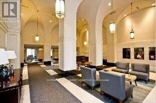 388 Prince of Wales Dr in Mississauga, ON - Building Photo