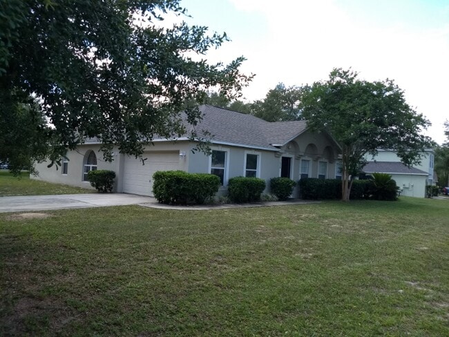 1628 Myrtle Lake Ave in Fruitland Park, FL - Building Photo - Building Photo