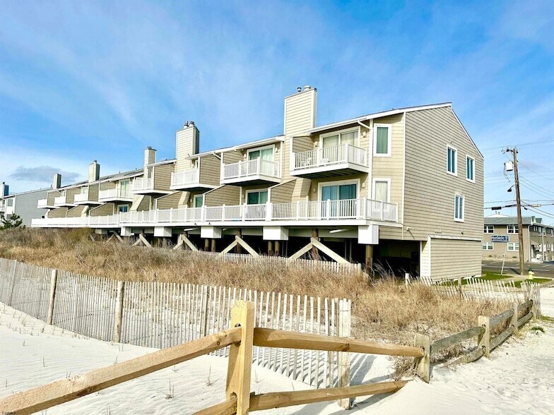 612 E Brigantine Ave, Unit 2 in Brigantine, NJ - Building Photo