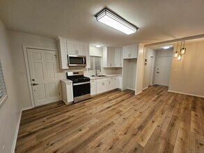 520 Glover Ave, Unit B in Chula Vista, CA - Building Photo - Building Photo