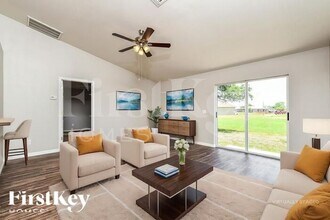 801 NE 6th Ave in Cape Coral, FL - Building Photo - Building Photo