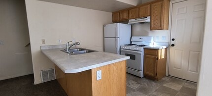 1588 Southern Homestead Blvd in Enoch, UT - Building Photo - Building Photo