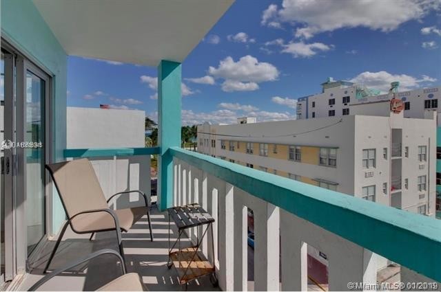 701 Collins Ave-Unit -4F in Miami Beach, FL - Foto de edificio - Building Photo