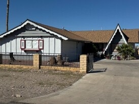 1699 Rio Vista Dr in Bullhead City, AZ - Building Photo