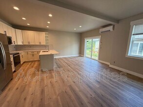 2205 DeJong Dr in Lynden, WA - Building Photo - Building Photo