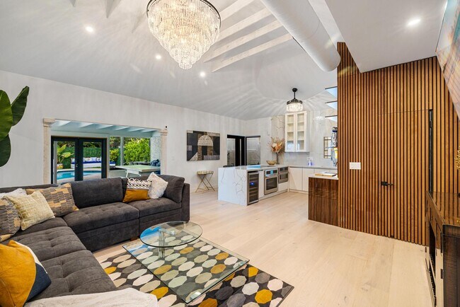 property at 511 W 29th St