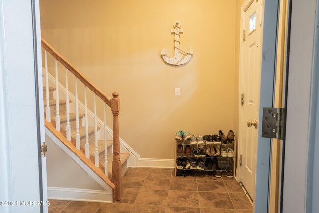 208 April Way in Middletown, NJ - Building Photo - Building Photo