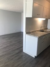 2383 Arden Wy in Sacramento, CA - Building Photo - Building Photo
