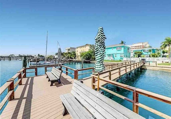 483 E Shore Dr in Clearwater, FL - Building Photo - Building Photo