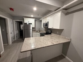 10 Leyden St, Unit 1 in Plymouth, MA - Building Photo - Building Photo