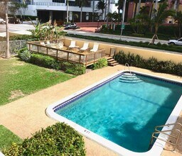 2121 N Ocean Blvd, Unit Eastside Gem in Fort Lauderdale, FL - Foto de edificio - Building Photo