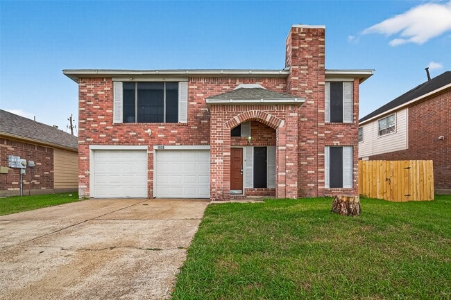 property at 1926 Woodland Hills Dr