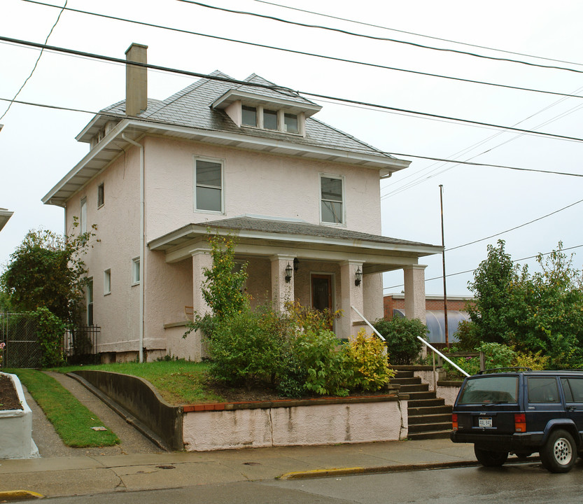 314 Lee St W in Charleston, WV - Building Photo