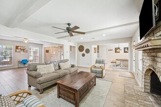 10918 Burgoyne Rd in Houston, TX - Building Photo - Building Photo