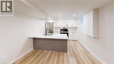 132 Graham St in Waterloo, ON - Building Photo - Building Photo