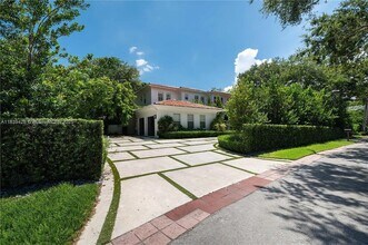 680 Destacada Ave in Coral Gables, FL - Building Photo - Building Photo