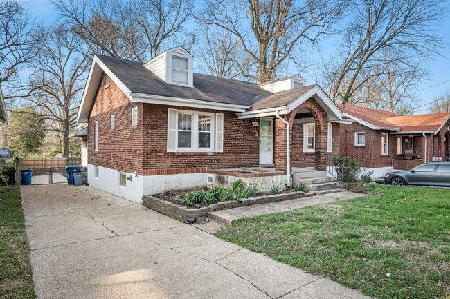 246 Louisa Ave in Ferguson, MO - Building Photo - Building Photo