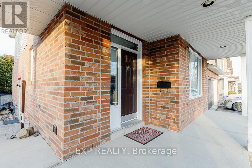 194 Willow Creek Cir in Ottawa, ON - Building Photo