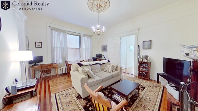 property at 172 Commonwealth Ave