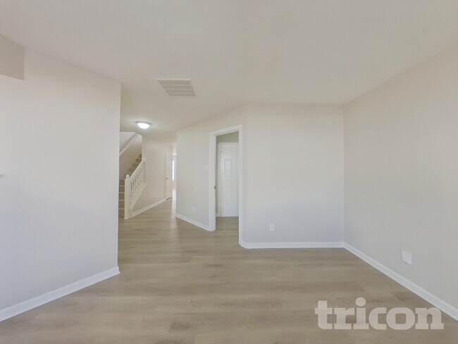 8638 Panglemont Drive in Charlotte, NC - Building Photo - Building Photo