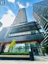 39 Roehampton Ave in Toronto, ON - Building Photo