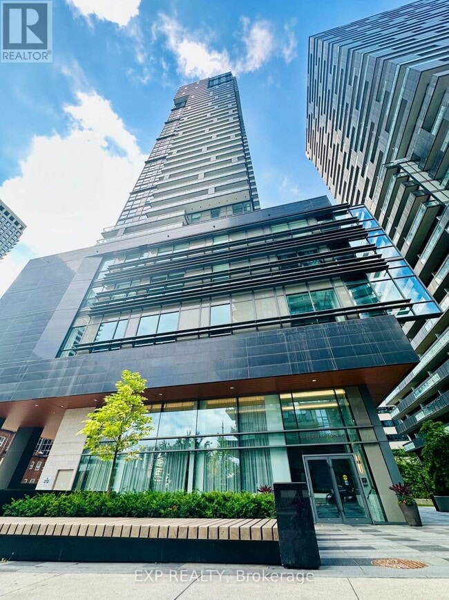 property at 39 Roehampton Ave