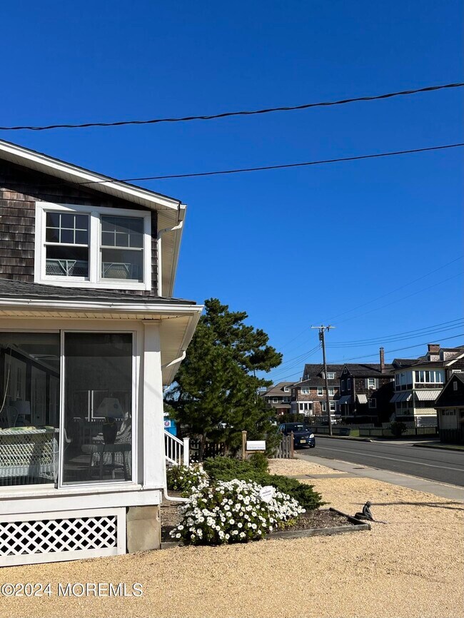 724 East Ave in Bay Head, NJ - Building Photo - Building Photo