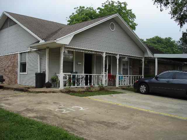 210-220 SE 16th in Paris, TX - Building Photo