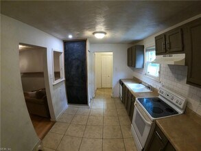 4000 Elkhorn Ave in Norfolk, VA - Foto de edificio - Building Photo