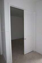 8037 NW 46th Terrace in Doral, FL - Building Photo - Building Photo
