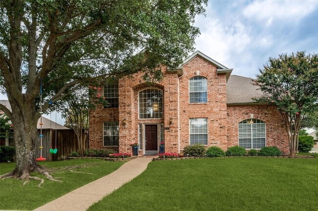 property at 4621 Hinton Dr