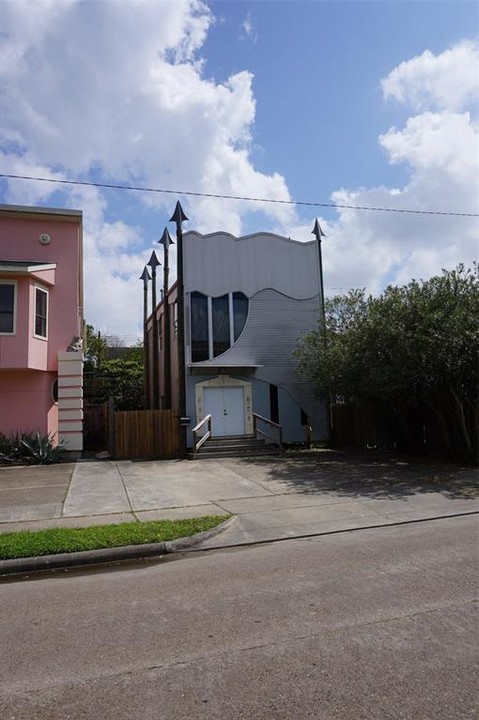 214 Westcott St in Houston, TX - Building Photo