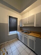 1563 E 47th St in Cleveland, OH - Building Photo - Building Photo