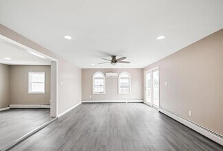 79 Norman St in Pittston, PA - Building Photo - Building Photo