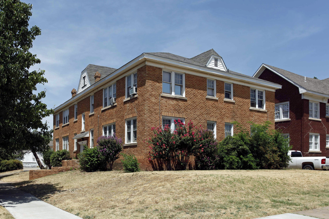 2700 Walker Ave Apartments in Oklahoma City, OK - Building Photo