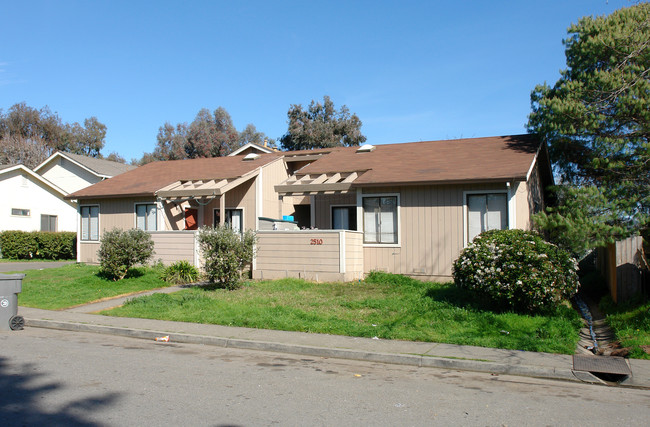 2510 Kenton Ct in Santa Rosa, CA - Building Photo - Building Photo