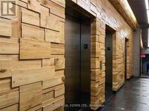 210 Simcoe St in Toronto, ON - Building Photo - Building Photo