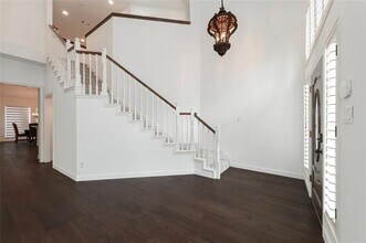 7100 Oakbrook Dr in Plano, TX - Building Photo - Building Photo