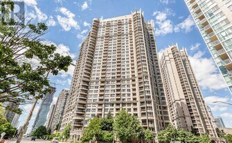 3880 Duke of York Blvd in Mississauga, ON - Building Photo