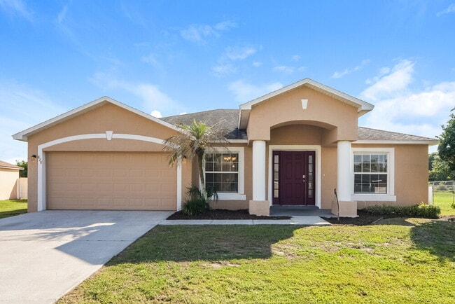 property at 828 Cabaret Ct