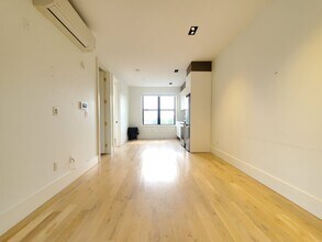 34 Magnolia Ave in Jersey City, NJ - Building Photo - Building Photo