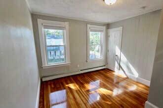 248 Cross St in Gardner, MA - Foto de edificio - Building Photo